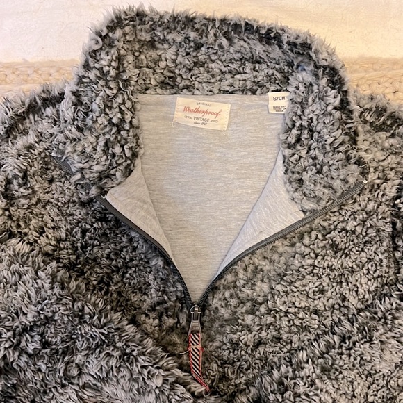 Cozy Weatherproof Vintage Sherpa sweater - Picture 2 of 4